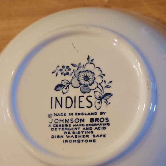 Johnson Brothers Blue Floral INDIES Serveware Bowl - Picture 5 of 5